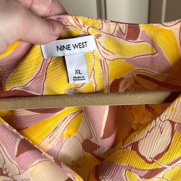 ❤️Nine West Button down tie front sleeveless top Size XL - Picture 3 of 6